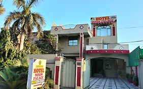 Moon Palace Hotel Lahore
